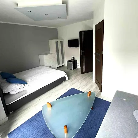 Monika * 야스타르니아