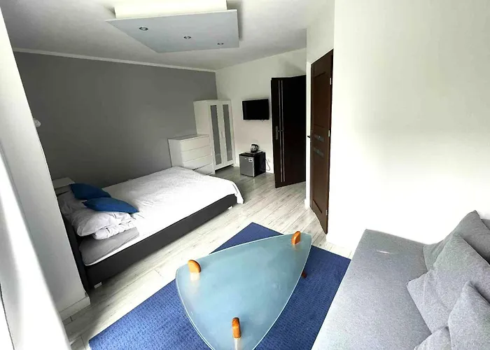 Monika * יאסטארניה