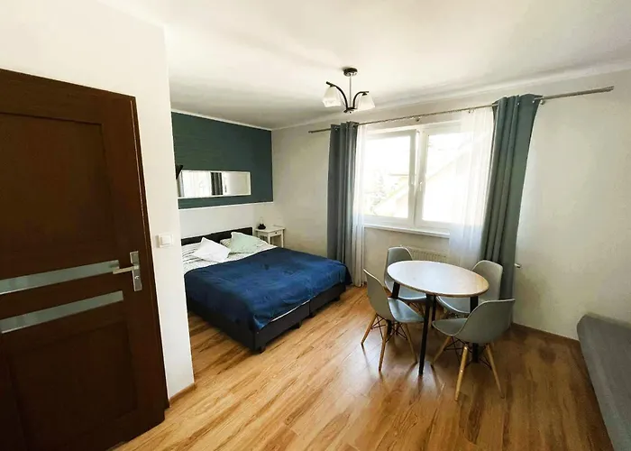 Monika * יאסטארניה